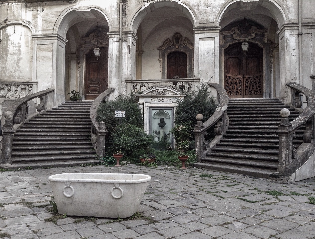 Antica farmacia degli incurabili...Napoli