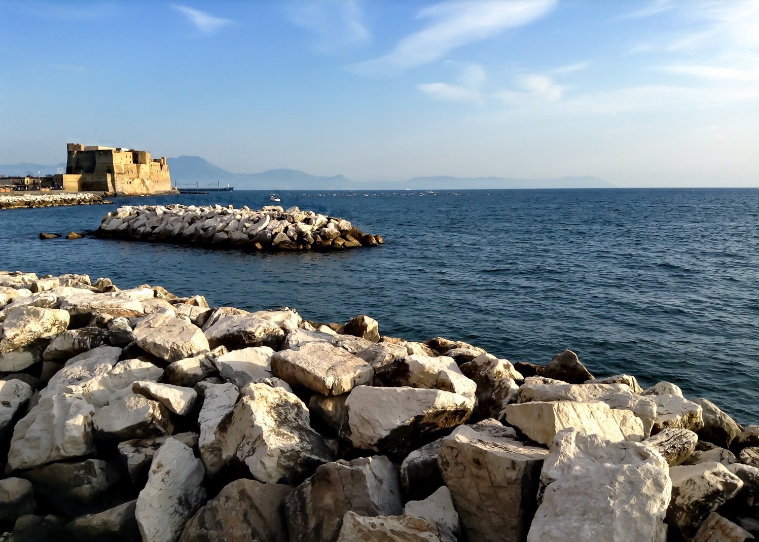 Castel dell'ovo...