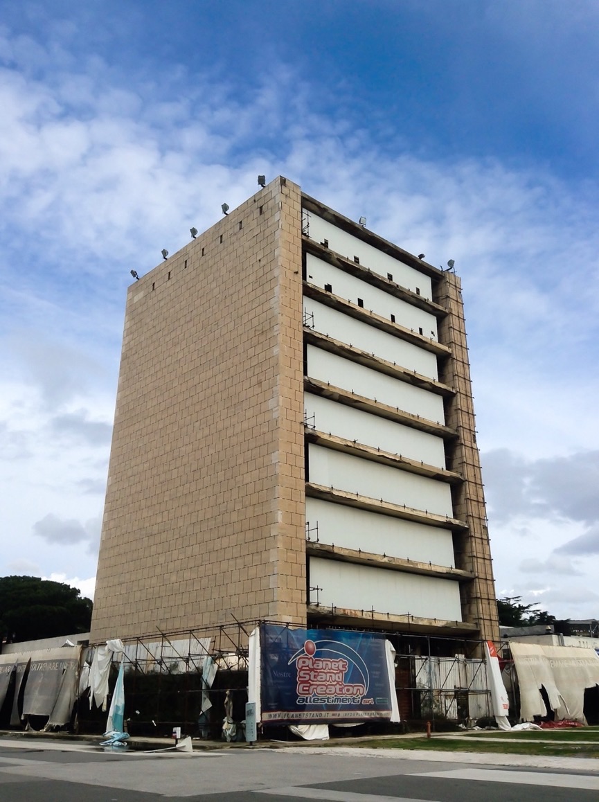 Palazzo delle Nazioni " Abbandonato " Napoli...