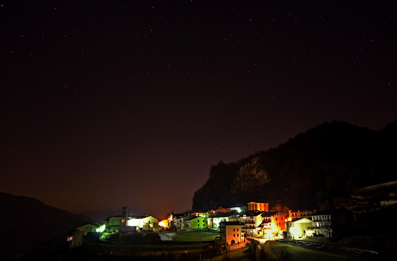 Sotto un cielo trapuntato di stelle