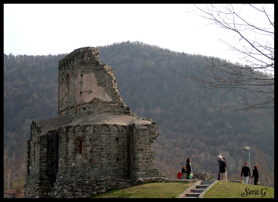 vicino alla sacra di San michele