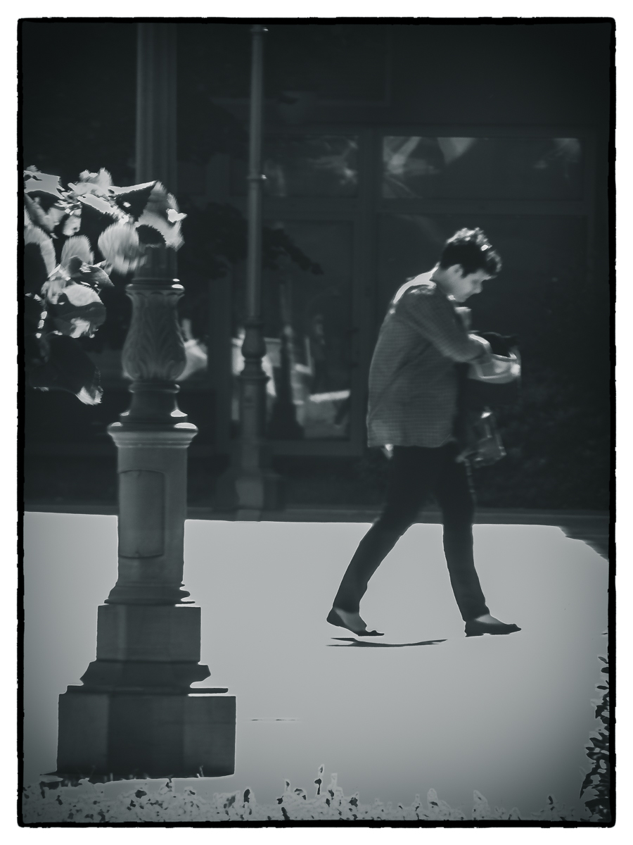 Sospesi nei propri pensieri