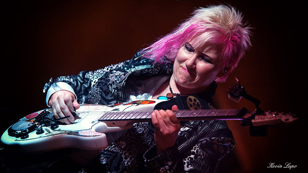 Jennifer Batten Guitar Player Michael Jackson