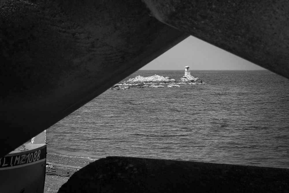 Milazzo - Croce di mare sotto l'arco