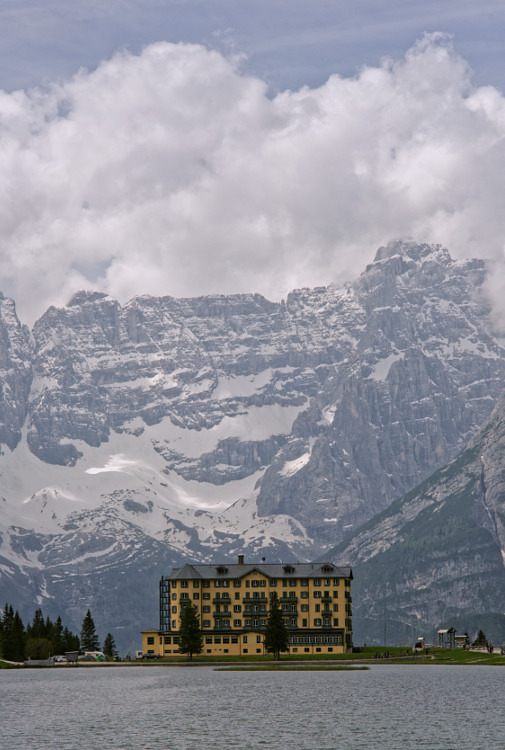 Cercasi custode per periodo chiusura hotel