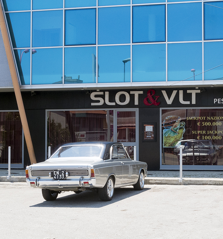 SLOT & VLT