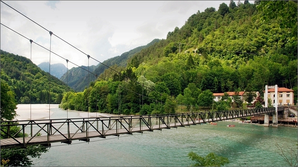 Ponte sul lago di Barcis (PN)