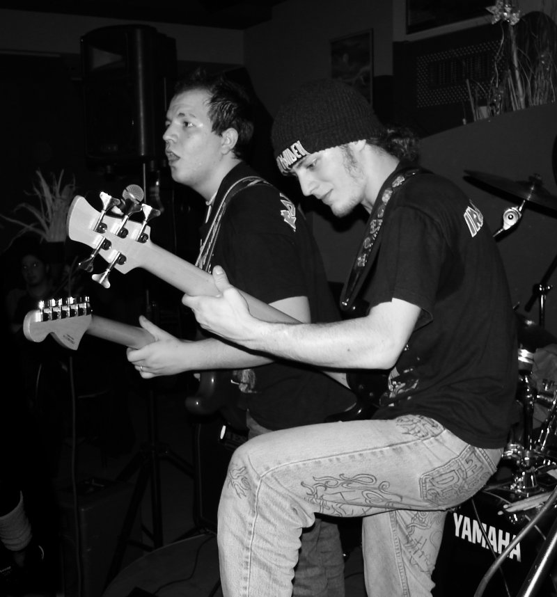 bassista The Troopers