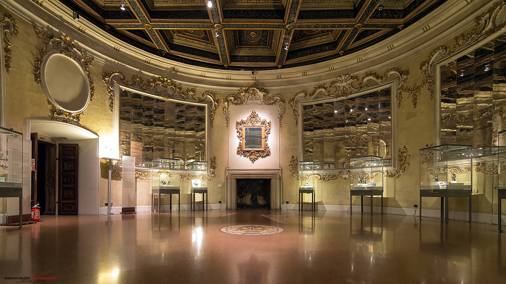 Sala degli specchi