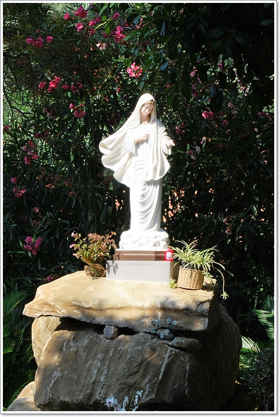 Dolce Madonnina Mia!