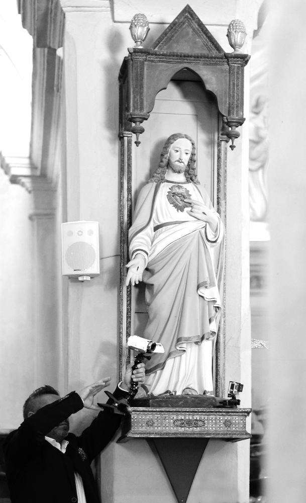 Padre, perdonalo perch� non sa quello che fa...