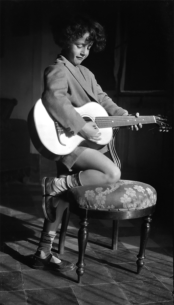 Bambino con chitarra