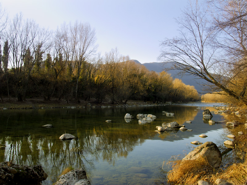 Paseggiata lungo il fiume
