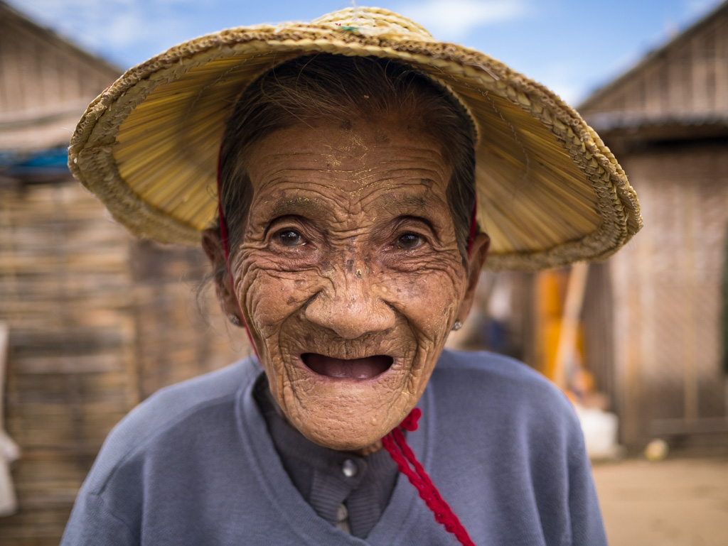 Anziana del villagio