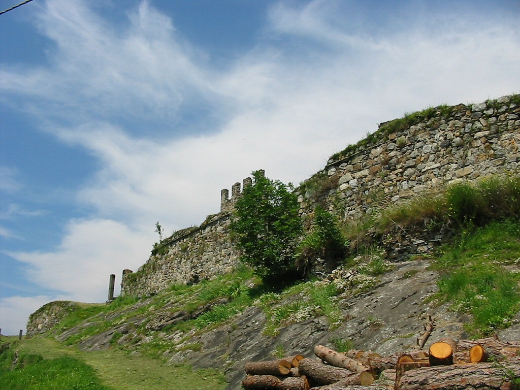 sentiero per il castello di Cimbergo