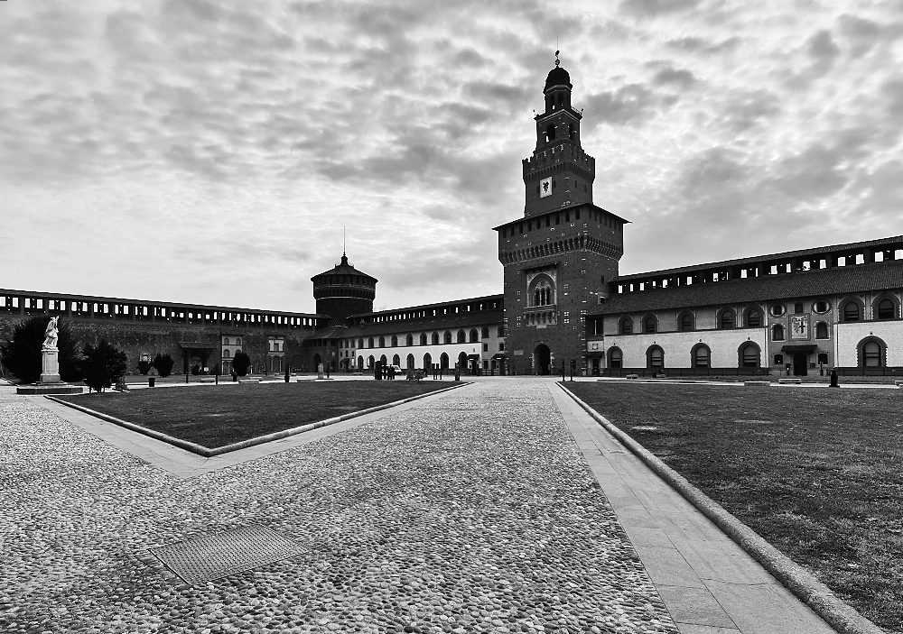 Castello Sforzesco b & n