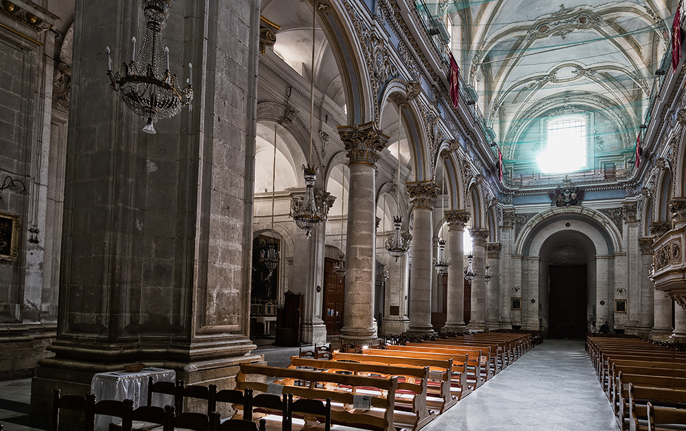 interno chiesa a modica modica