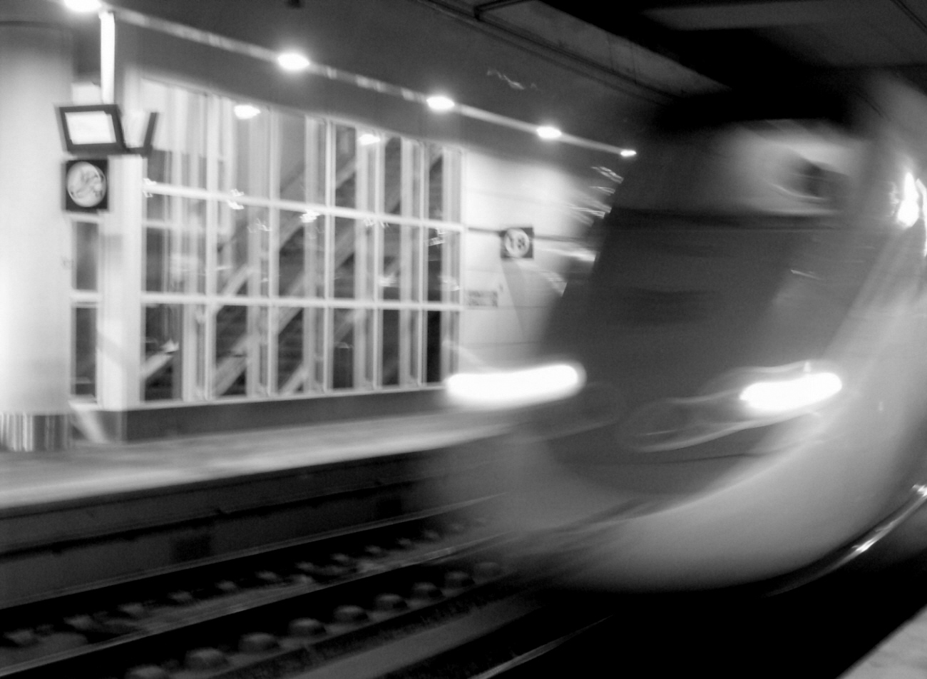 vietato attraversare i binari