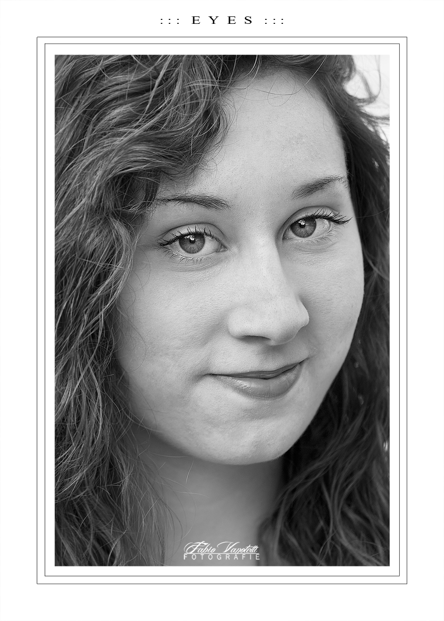::: E Y E S :::