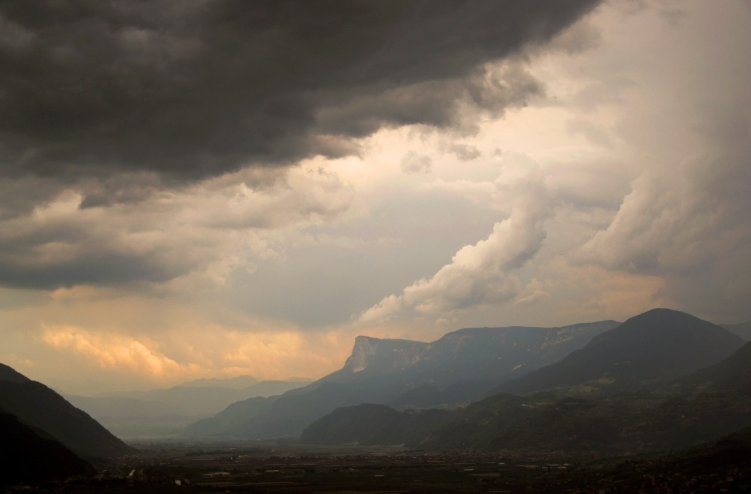 Temporale serale sulla conca di Merano