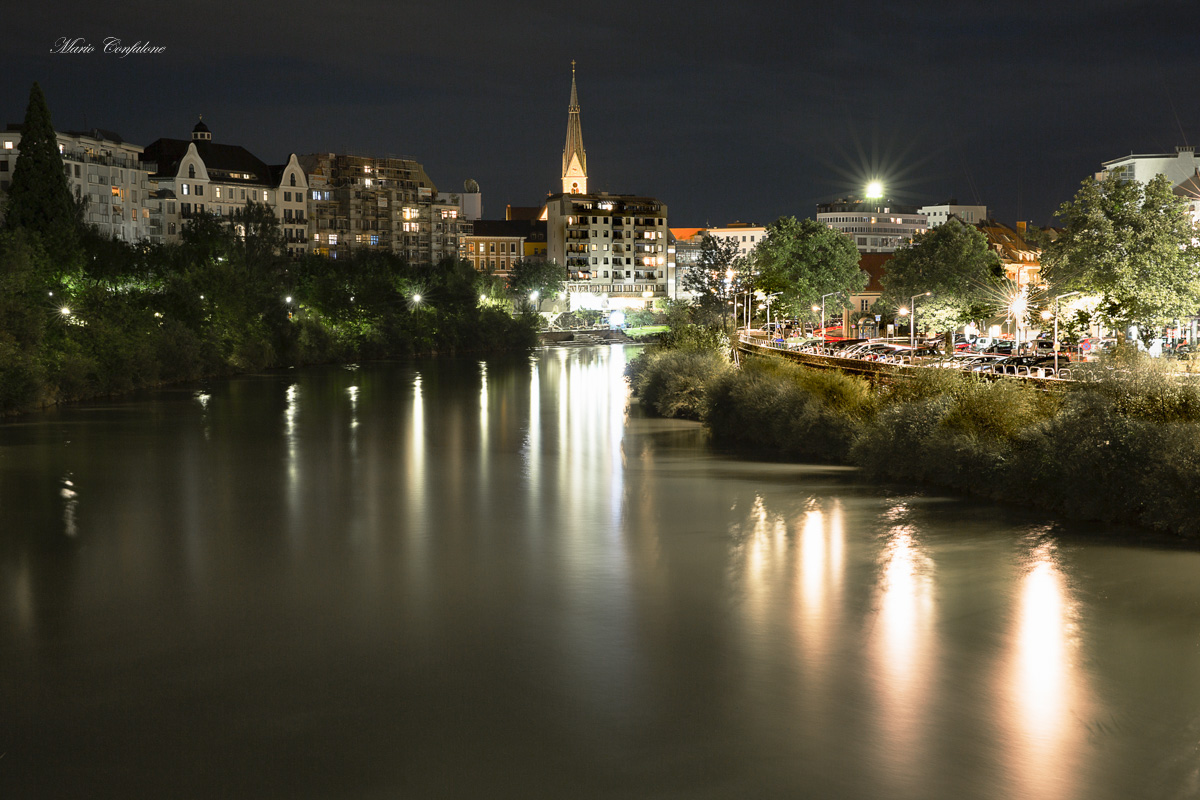 Nel mio silenzio anche un sorriso pu� fare rumore. (L.B.)