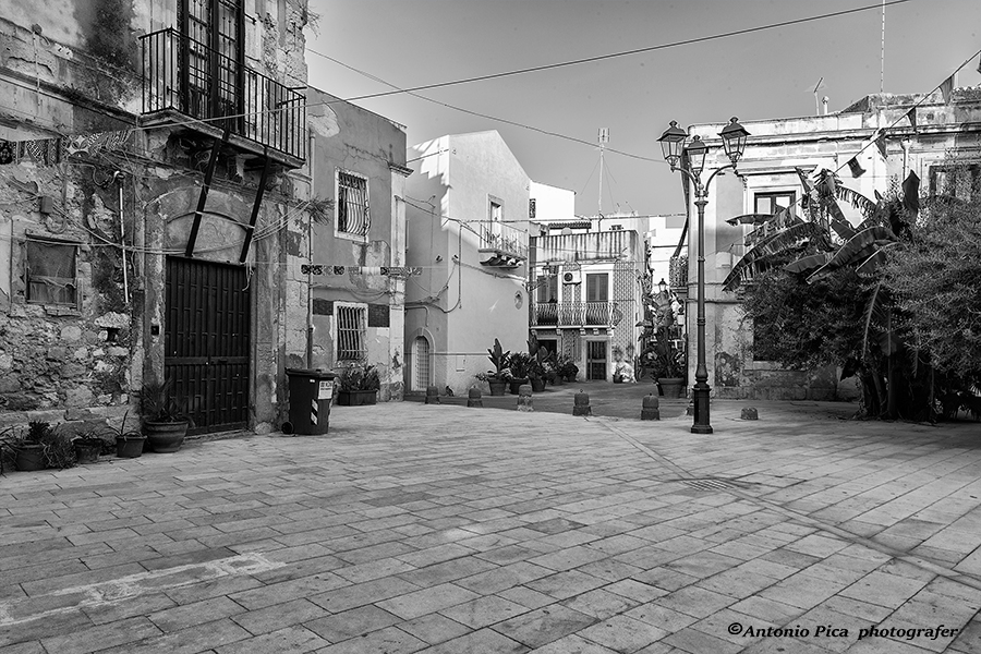 ortigia in B&W