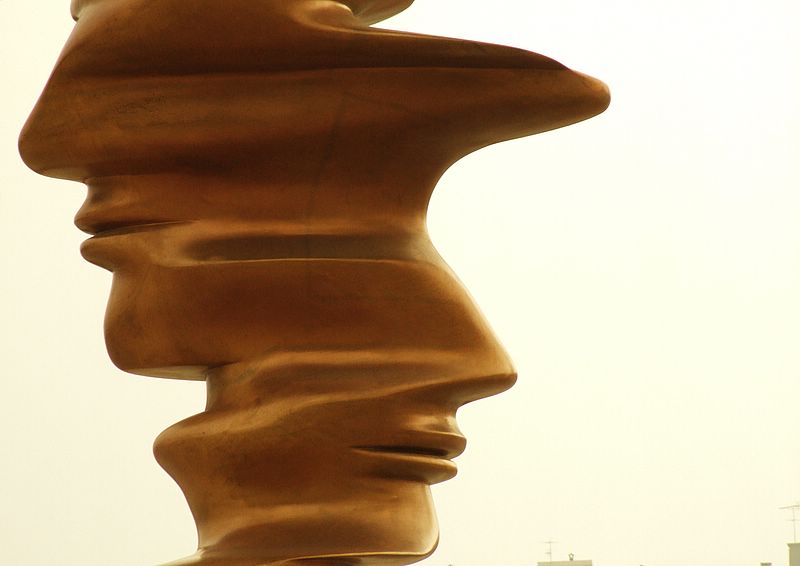 Scultura bifacciale.