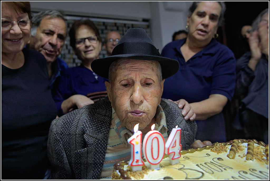 who wants to live forever