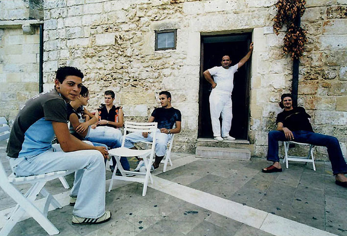 un'allegra combriccola