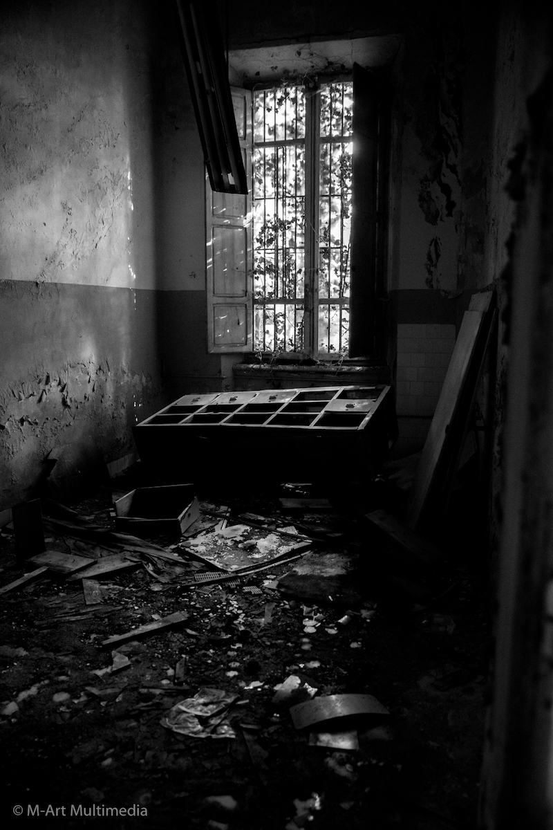 Vista da una cella dell'ex manicomio criminale di Volterra