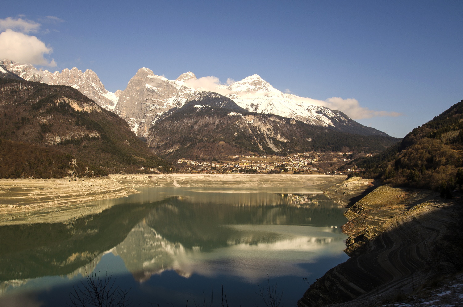 Lago di Molveno semi-prosciugato