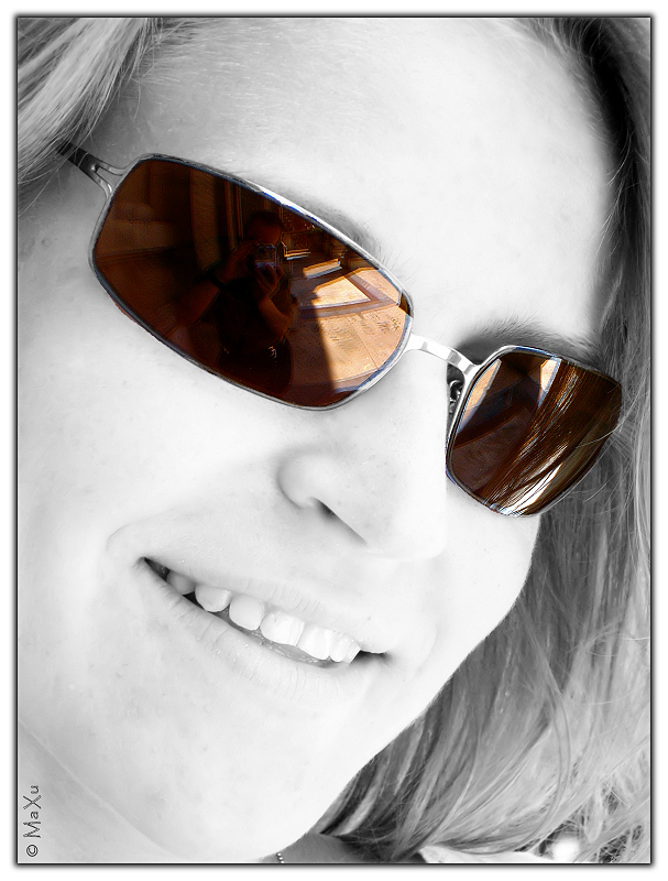 The Model - occhialata -