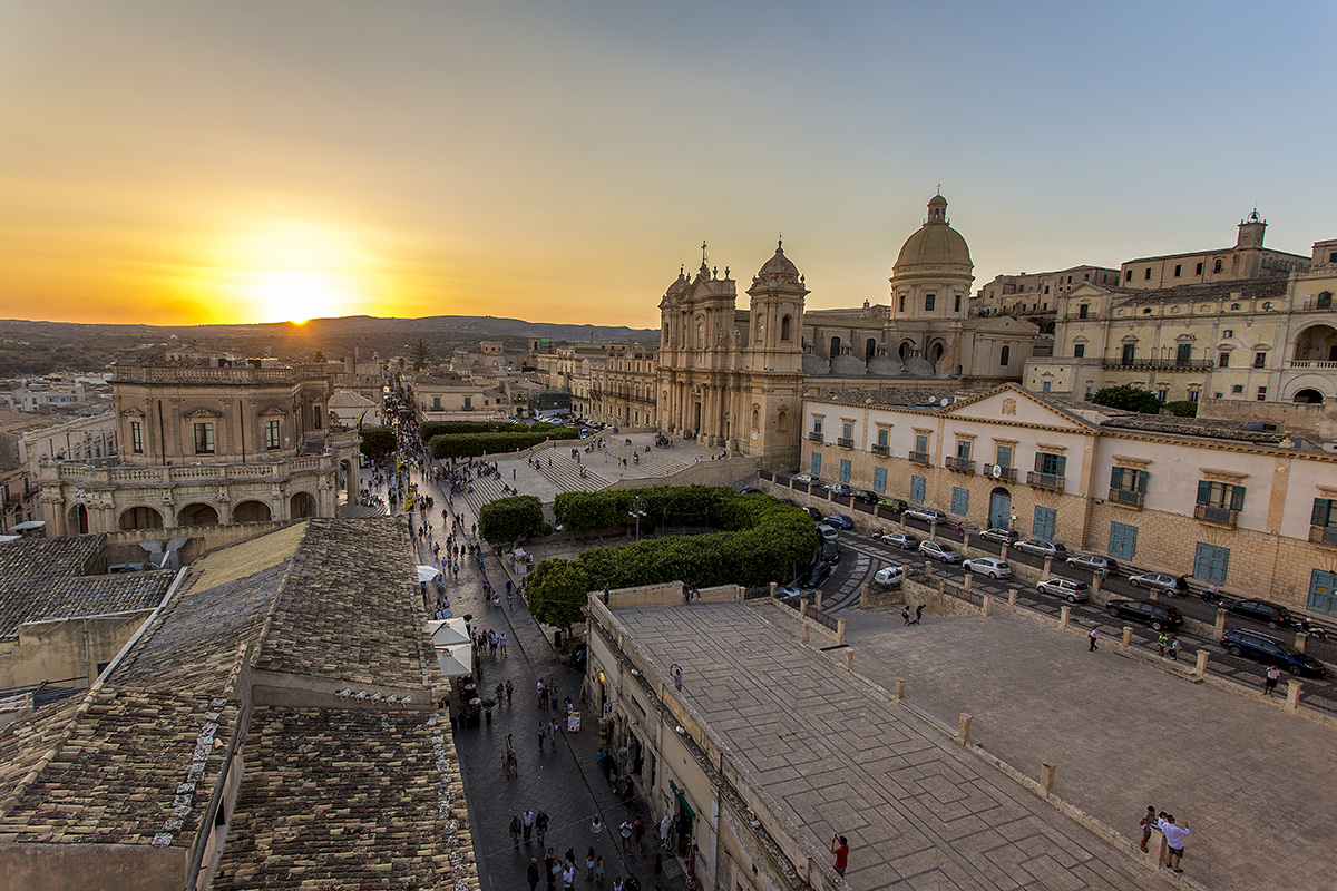 tramonto a noto