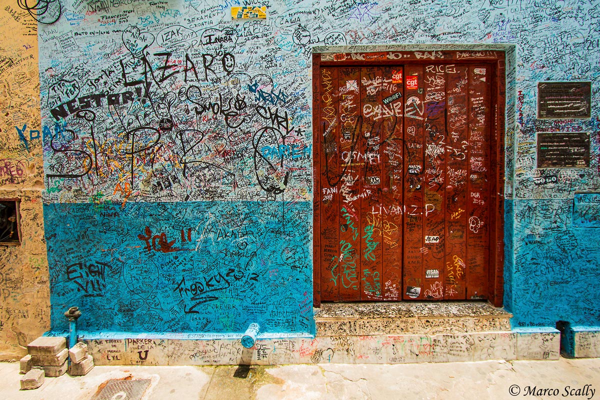 Murales de la Bodeguida del Medio
