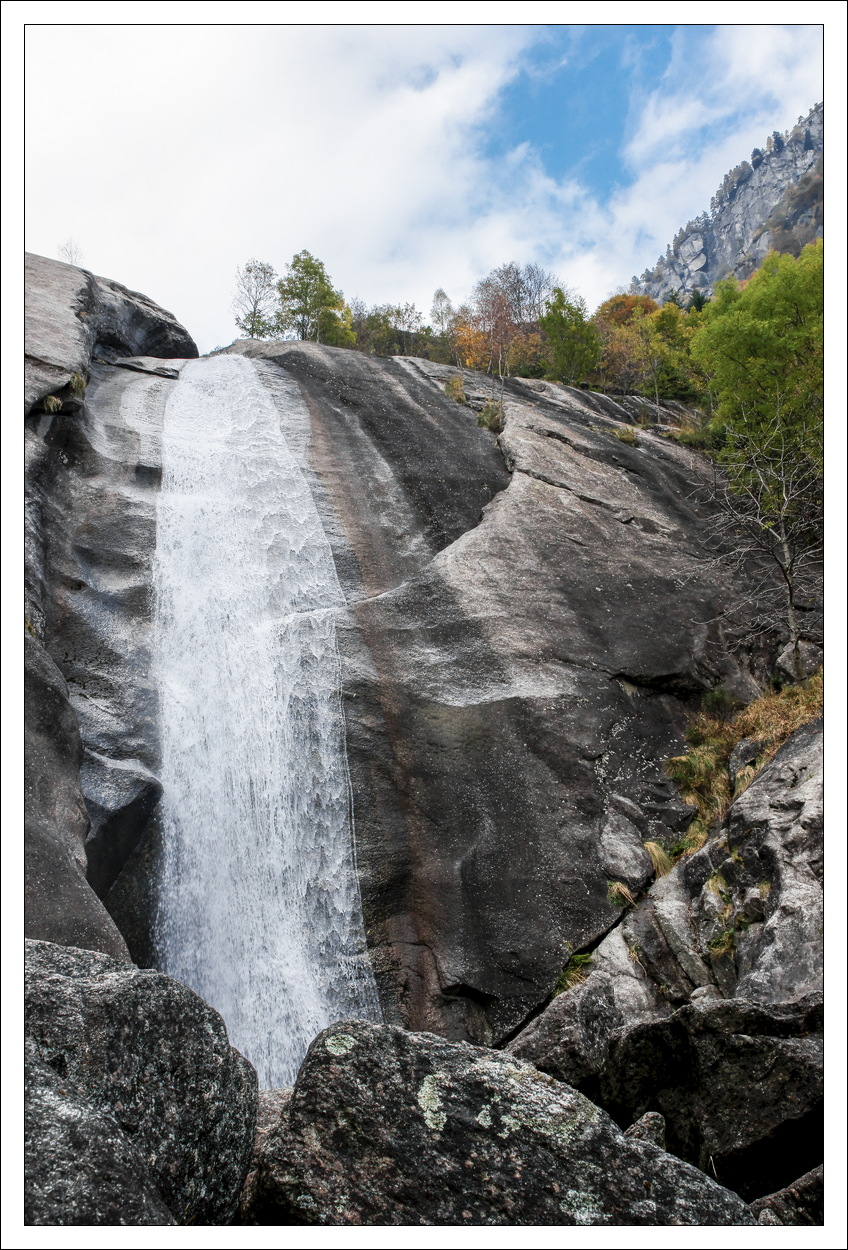 Cascata in val di Mello