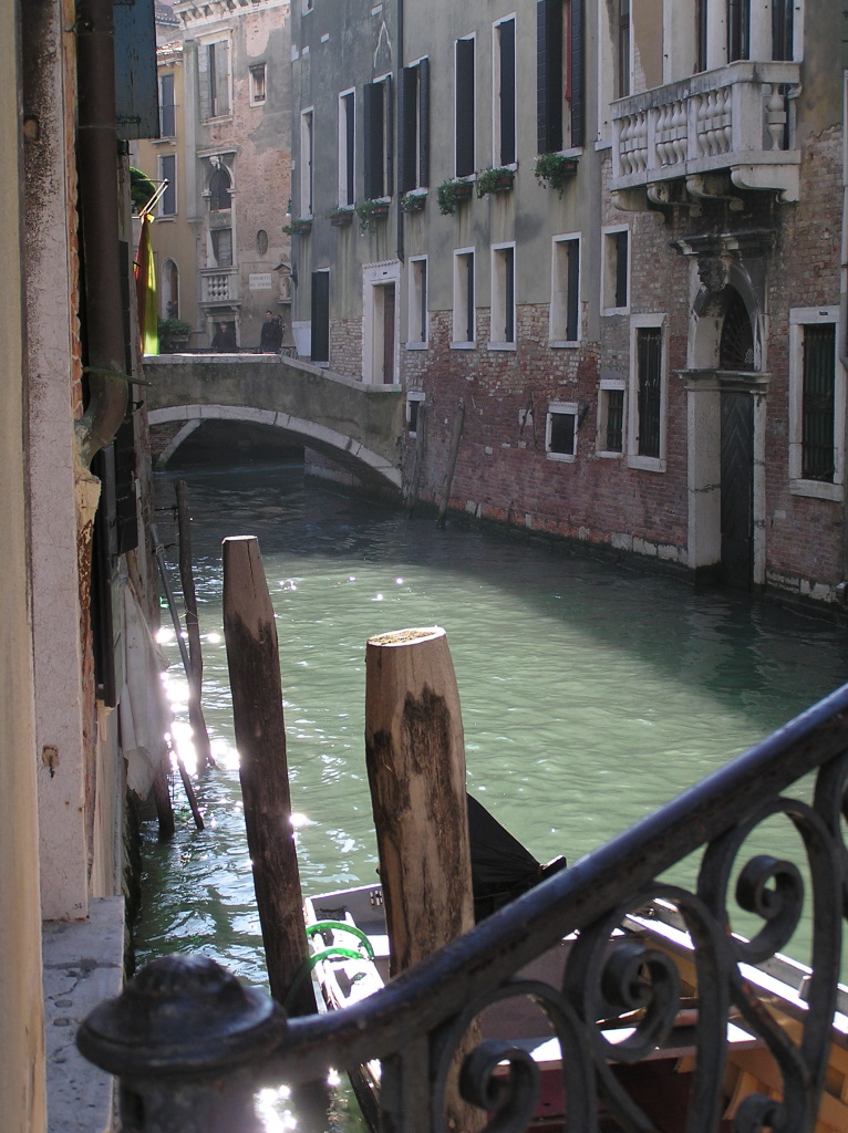 Luce sul canale