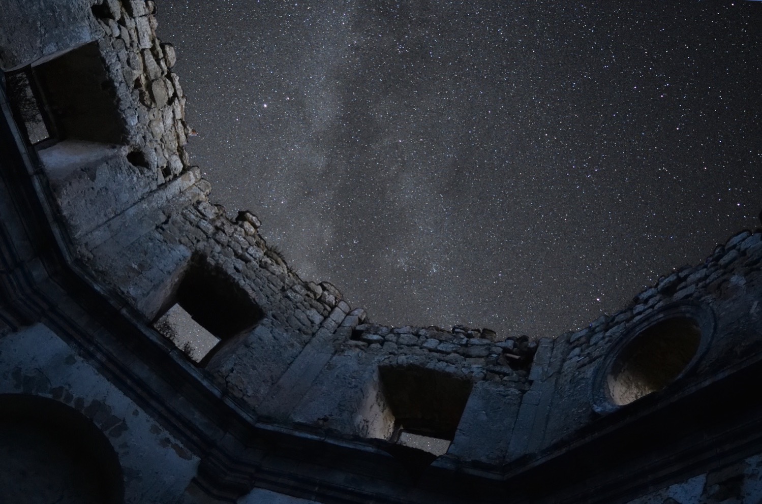 Galassia sulle rovine