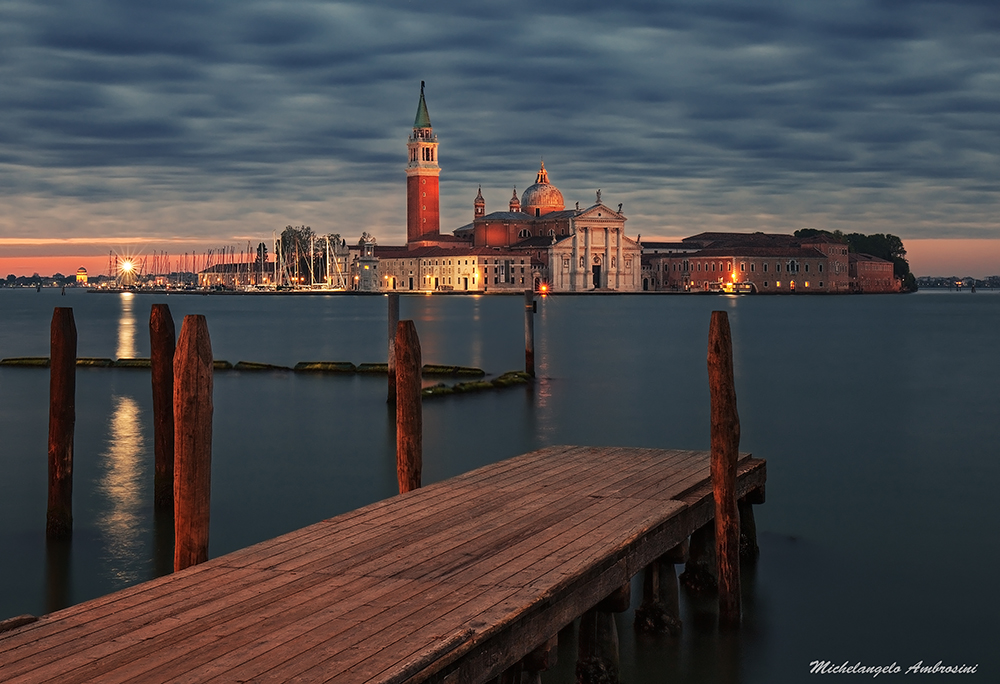 Isola di san Giorgio maggiore all'alba