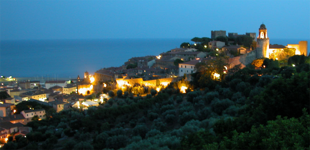 Castiglione Della Pescaia...quasi notte...
