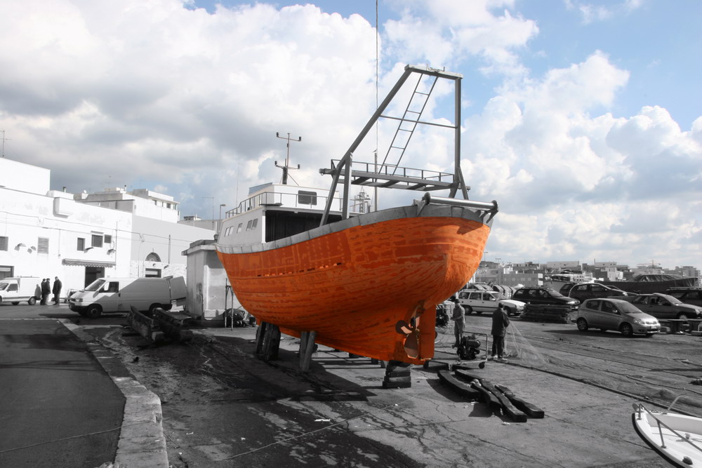 Barca in ristrutturazione.