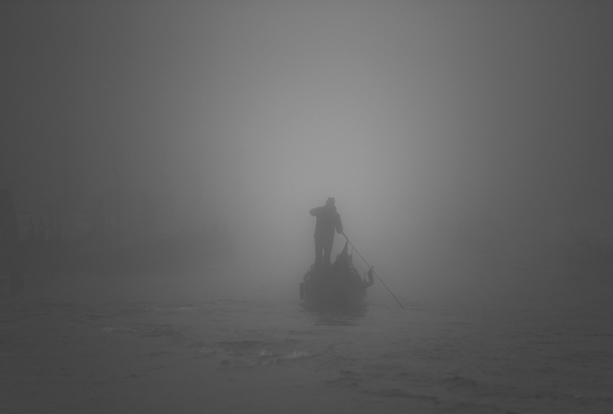 Il gondoliere e la nebbia