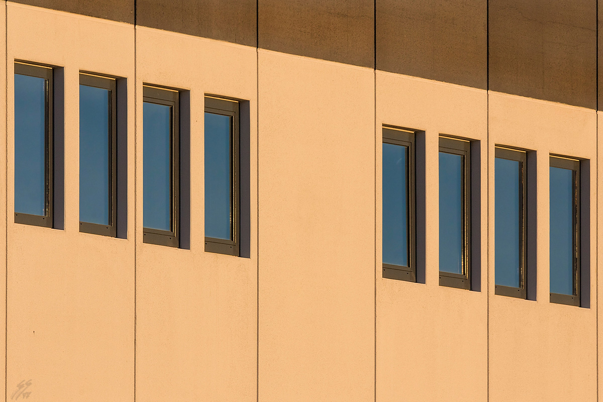 ..|[][][][]| |[][][][]|..