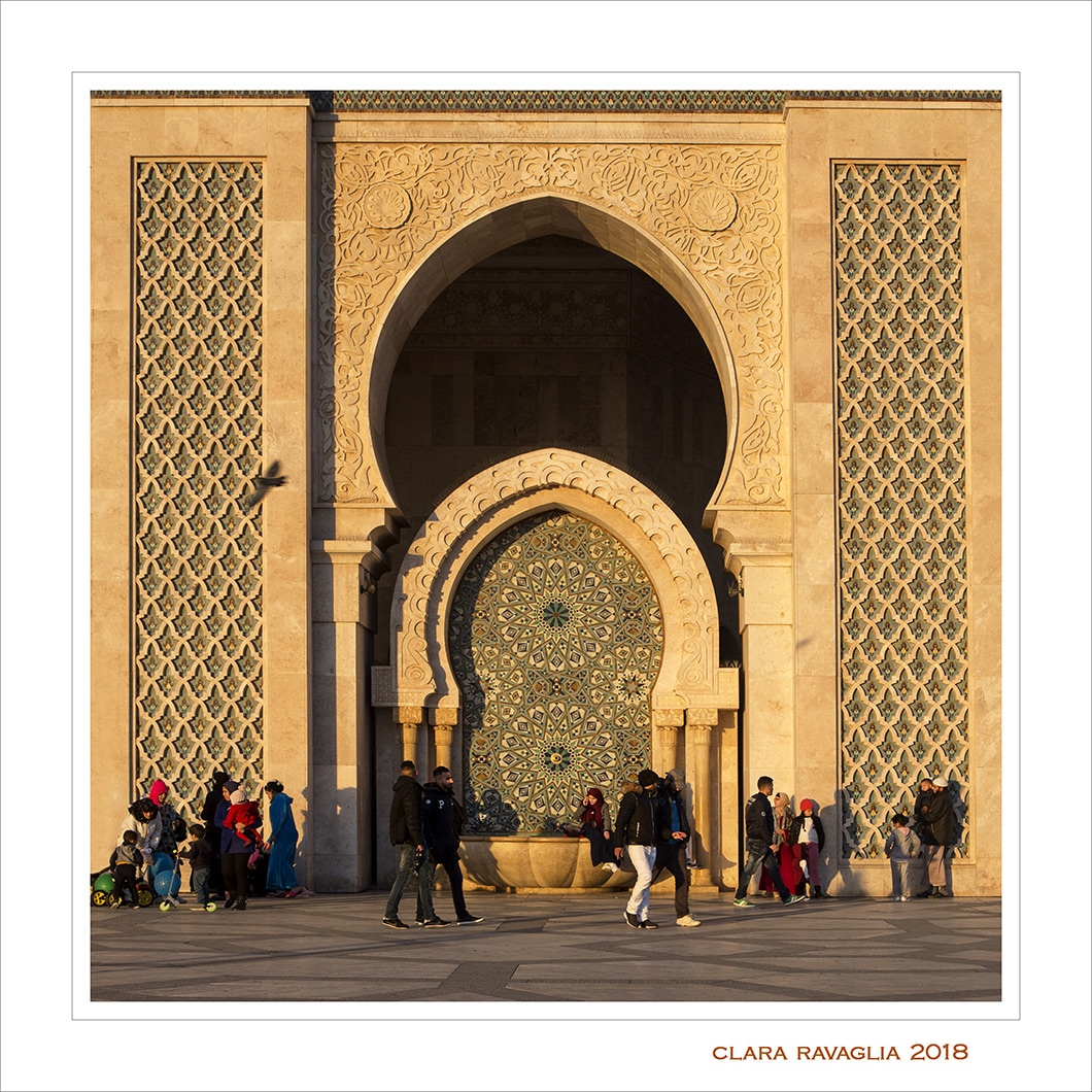 Casablanca. Piccoli e grandi alla Moschea.
