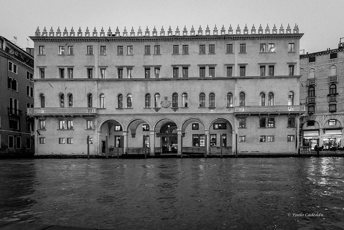 Venezia, palazzo e acqua alta