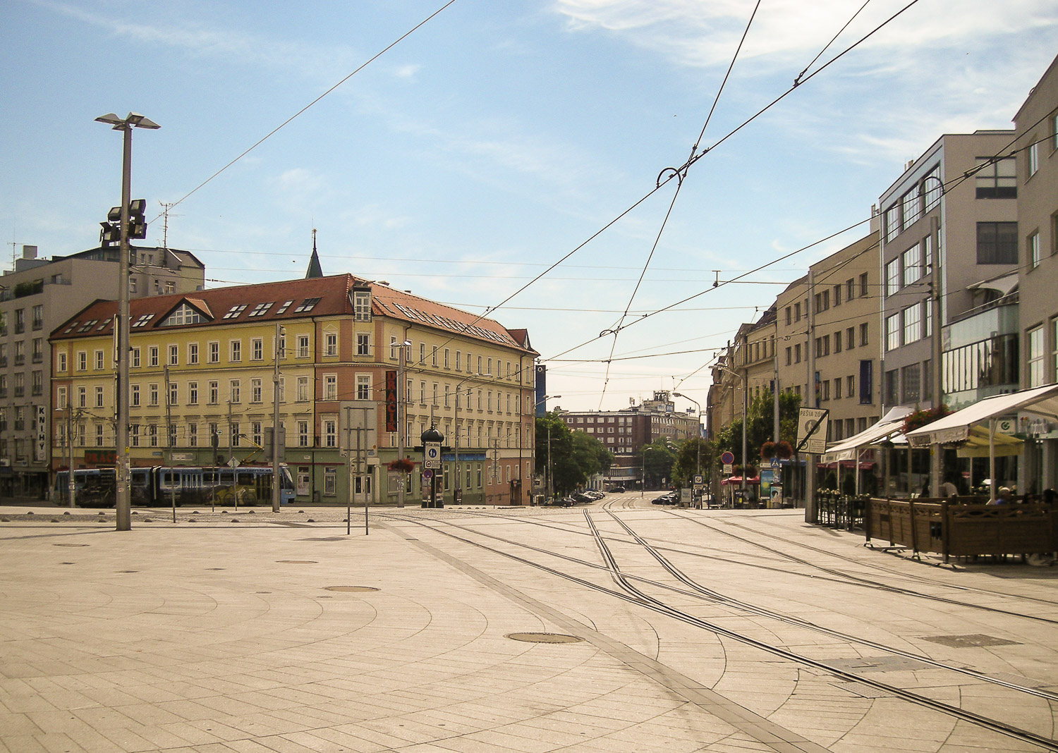 Bratislava, lejana y sola...