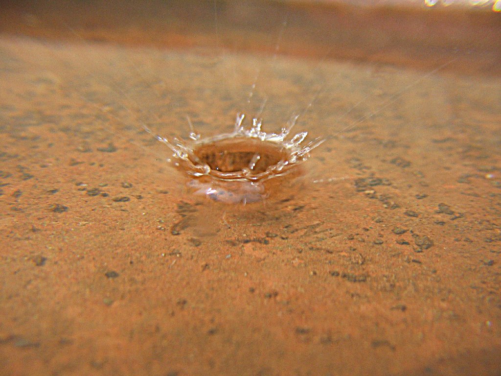 goccia che cade nel portavaso...:-)