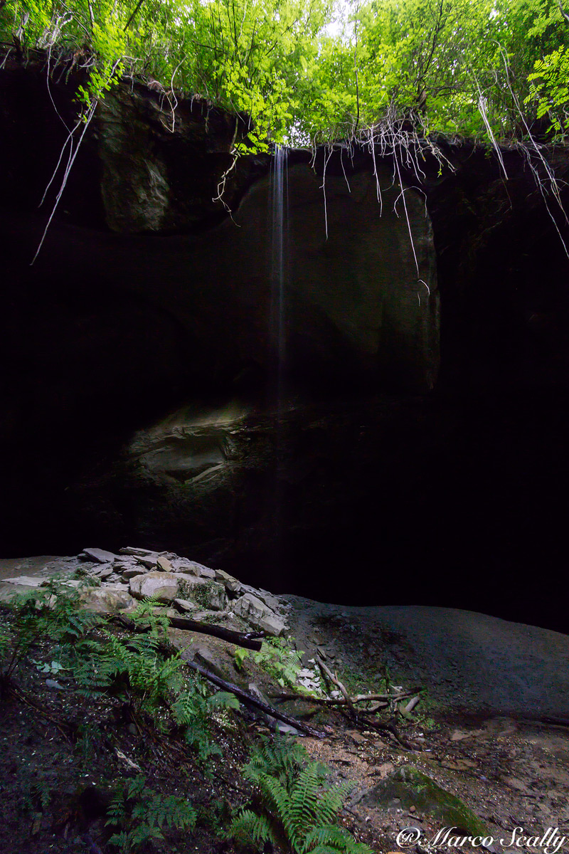 Cascata della grotta parco Lansa