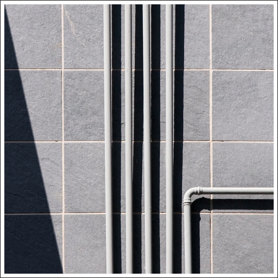 composizione in grigio