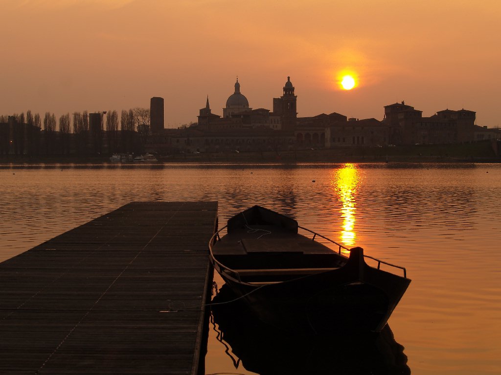Sunset on Mantua ...