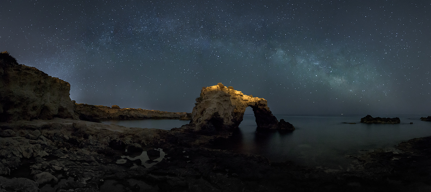 L'arco sotto le stelle